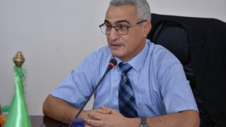 Installation du Pr. BRADAI Mokrane en qualité de nouveau doyen de la faculté de Technologie 31 Installation du Pr BRADAI Mokrane en qualite de nouveau doyen de la faculte de Technologie le 16 10 202351