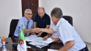 Installation du Pr. BRADAI Mokrane en qualité de nouveau doyen de la faculté de Technologie 42 Installation du Pr BRADAI Mokrane en qualite de nouveau doyen de la faculte de Technologie le 16 10 202372