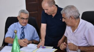 Installation du Pr. BRADAI Mokrane en qualité de nouveau doyen de la faculté de Technologie 43 Installation du Pr BRADAI Mokrane en qualite de nouveau doyen de la faculte de Technologie le 16 10 202373