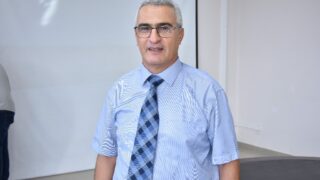 Installation du Pr. BRADAI Mokrane en qualité de nouveau doyen de la faculté de Technologie 83 Installation du Pr BRADAI Mokrane en qualite de nouveau doyen de la faculte de Technologie le 16 10 202383