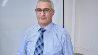 Installation du Pr. BRADAI Mokrane en qualité de nouveau doyen de la faculté de Technologie 84 Installation du Pr BRADAI Mokrane en qualite de nouveau doyen de la faculte de Technologie le 16 10 202384