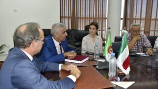 Visite de son excellence l'ambassadeur de l'Italie Monsieur Giovanni PUGLIESE à l'Université A. MIRA Béjaia. 36 Visite de son excellence l ambassadeur de l italie Monsieur Giovanni PUGLIESE a l universite A MIRA Bejaia 05 10 202337