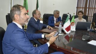 Visite de son excellence l'ambassadeur de l'Italie Monsieur Giovanni PUGLIESE à l'Université A. MIRA Béjaia. 39 Visite de son excellence l ambassadeur de l italie Monsieur Giovanni PUGLIESE a l universite A MIRA Bejaia 05 10 202340