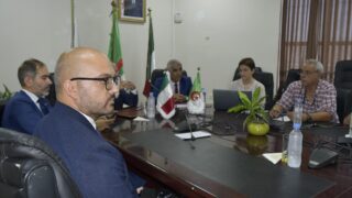 Visite de son excellence l'ambassadeur de l'Italie Monsieur Giovanni PUGLIESE à l'Université A. MIRA Béjaia. 40 Visite de son excellence l ambassadeur de l italie Monsieur Giovanni PUGLIESE a l universite A MIRA Bejaia 05 10 202341