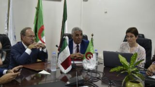 Visite de son excellence l'ambassadeur de l'Italie Monsieur Giovanni PUGLIESE à l'Université A. MIRA Béjaia. 41 Visite de son excellence l ambassadeur de l italie Monsieur Giovanni PUGLIESE a l universite A MIRA Bejaia 05 10 202342