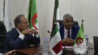 Visite de son excellence l'ambassadeur de l'Italie Monsieur Giovanni PUGLIESE à l'Université A. MIRA Béjaia. 42 Visite de son excellence l ambassadeur de l italie Monsieur Giovanni PUGLIESE a l universite A MIRA Bejaia 05 10 202343
