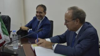 Visite de son excellence l'ambassadeur de l'Italie Monsieur Giovanni PUGLIESE à l'Université A. MIRA Béjaia. 80 Visite de son excellence l ambassadeur de l italie Monsieur Giovanni PUGLIESE a l universite A MIRA Bejaia 05 10 202381