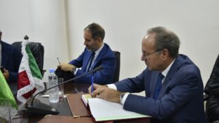 Visite de son excellence l'ambassadeur de l'Italie Monsieur Giovanni PUGLIESE à l'Université A. MIRA Béjaia. 81 Visite de son excellence l ambassadeur de l italie Monsieur Giovanni PUGLIESE a l universite A MIRA Bejaia 05 10 202382