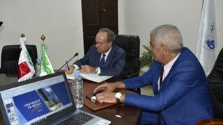Visite de son excellence l'ambassadeur de l'Italie Monsieur Giovanni PUGLIESE à l'Université A. MIRA Béjaia. 82 Visite de son excellence l ambassadeur de l italie Monsieur Giovanni PUGLIESE a l universite A MIRA Bejaia 05 10 202383