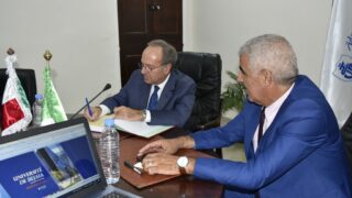 Visite de son excellence l'ambassadeur de l'Italie Monsieur Giovanni PUGLIESE à l'Université A. MIRA Béjaia. 83 Visite de son excellence l ambassadeur de l italie Monsieur Giovanni PUGLIESE a l universite A MIRA Bejaia 05 10 202384