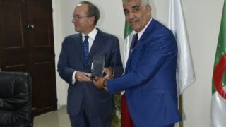 Visite de son excellence l'ambassadeur de l'Italie Monsieur Giovanni PUGLIESE à l'Université A. MIRA Béjaia. 88 Visite de son excellence l ambassadeur de l italie Monsieur Giovanni PUGLIESE a l universite A MIRA Bejaia 05 10 202389