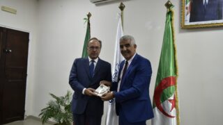 Visite de son excellence l'ambassadeur de l'Italie Monsieur Giovanni PUGLIESE à l'Université A. MIRA Béjaia. 90 Visite de son excellence l ambassadeur de l italie Monsieur Giovanni PUGLIESE a l universite A MIRA Bejaia 05 10 202391