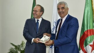 Visite de son excellence l'ambassadeur de l'Italie Monsieur Giovanni PUGLIESE à l'Université A. MIRA Béjaia. 91 Visite de son excellence l ambassadeur de l italie Monsieur Giovanni PUGLIESE a l universite A MIRA Bejaia 05 10 202392