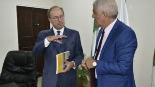 Visite de son excellence l'ambassadeur de l'Italie Monsieur Giovanni PUGLIESE à l'Université A. MIRA Béjaia. 95 Visite de son excellence l ambassadeur de l italie Monsieur Giovanni PUGLIESE a l universite A MIRA Bejaia 05 10 202396