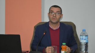 Conférence du Pr Benaouda LEBDAI. 6 La conference du Pr Benaouda LEBDAI sous le theme de l impotance de l histoire dans les litteratures postcoloniales 05 12 202313