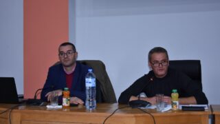 Conférence du Pr Benaouda LEBDAI. 2 La conference du Pr Benaouda LEBDAI sous le theme de l impotance de l histoire dans les litteratures postcoloniales 05 12 202323