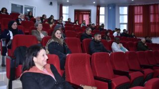 Conférence du Pr Benaouda LEBDAI. 13 La conference du Pr Benaouda LEBDAI sous le theme de l impotance de l histoire dans les litteratures postcoloniales 05 12 202325