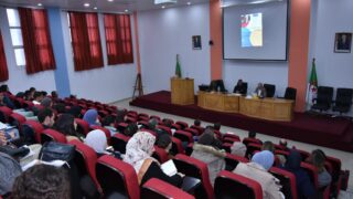 Conférence du Pr Benaouda LEBDAI. 44 La conference du Pr Benaouda LEBDAI sous le theme de l impotance de l histoire dans les litteratures postcoloniales 05 12 202353