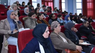 Conférence du Pr Benaouda LEBDAI. 53 La conference du Pr Benaouda LEBDAI sous le theme de l impotance de l histoire dans les litteratures postcoloniales 05 12 202355