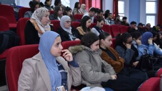 Conférence du Pr Benaouda LEBDAI. 45 La conference du Pr Benaouda LEBDAI sous le theme de l impotance de l histoire dans les litteratures postcoloniales 05 12 202357