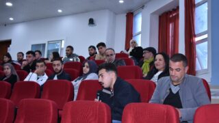 Conférence du Pr Benaouda LEBDAI. 66 La conference du Pr Benaouda LEBDAI sous le theme de l impotance de l histoire dans les litteratures postcoloniales 05 12 202373