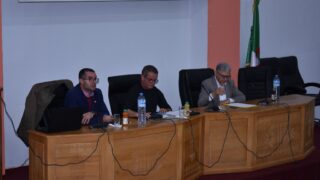 Conférence du Pr Benaouda LEBDAI. 74 La conference du Pr Benaouda LEBDAI sous le theme de l impotance de l histoire dans les litteratures postcoloniales 05 12 20238