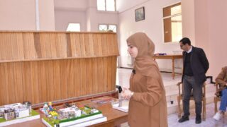 l affichage final de l atelier L2 architecture faculte de technologie Presentation de a maquette de l eudiante Boussemar Mounir 53