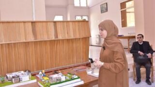 l affichage final de l atelier L2 architecture faculte de technologie Presentation de a maquette de l eudiante Boussemar Mounir 54