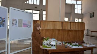 l affichage final de l atelier L2 architecture faculte de technologie Presentation de a maquette de l eudiante Boussemar Mounir 62