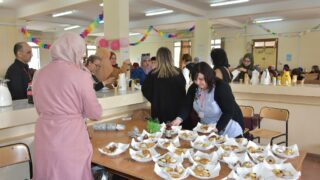 Célébration de la journée internationale de la femme, par la faculté de technologie. 25 Celebration de la journee internationale de la femme par la faculte de technologie le 07 mars 2024144