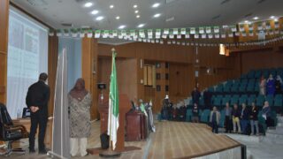 الملتقى الدولي تحت عنوان: " نقد الاستشراق وتحولات ما بعد الحداثة: بين المرتكزات الأنوية والمرجعيات الغيرية" 73 forum international organise par la faculte des lettres et des langues les 15 1 et 17 avril 202408