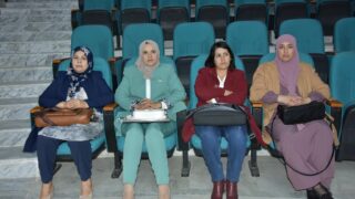 الملتقى الدولي تحت عنوان: " نقد الاستشراق وتحولات ما بعد الحداثة: بين المرتكزات الأنوية والمرجعيات الغيرية" 76 forum international organise par la faculte des lettres et des langues les 15 1 et 17 avril 202412