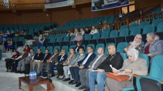 الملتقى الدولي تحت عنوان: " نقد الاستشراق وتحولات ما بعد الحداثة: بين المرتكزات الأنوية والمرجعيات الغيرية" 79 forum international organise par la faculte des lettres et des langues les 15 1 et 17 avril 202414