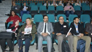 الملتقى الدولي تحت عنوان: " نقد الاستشراق وتحولات ما بعد الحداثة: بين المرتكزات الأنوية والمرجعيات الغيرية" 81 forum international organise par la faculte des lettres et des langues les 15 1 et 17 avril 202421