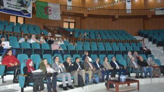 الملتقى الدولي تحت عنوان: " نقد الاستشراق وتحولات ما بعد الحداثة: بين المرتكزات الأنوية والمرجعيات الغيرية" 90 forum international organise par la faculte des lettres et des langues les 15 1 et 17 avril 202430