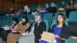 الملتقى الدولي تحت عنوان: " نقد الاستشراق وتحولات ما بعد الحداثة: بين المرتكزات الأنوية والمرجعيات الغيرية" 88 forum international organise par la faculte des lettres et des langues les 15 1 et 17 avril 202433