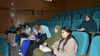 الملتقى الدولي تحت عنوان: " نقد الاستشراق وتحولات ما بعد الحداثة: بين المرتكزات الأنوية والمرجعيات الغيرية" 24 forum international organise par la faculte des lettres et des langues les 15 1 et 17 avril 202436