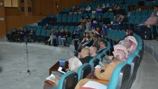 الملتقى الدولي تحت عنوان: " نقد الاستشراق وتحولات ما بعد الحداثة: بين المرتكزات الأنوية والمرجعيات الغيرية" 21 forum international organise par la faculte des lettres et des langues les 15 1 et 17 avril 202443