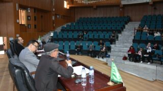 الملتقى الدولي تحت عنوان: " نقد الاستشراق وتحولات ما بعد الحداثة: بين المرتكزات الأنوية والمرجعيات الغيرية" 58 forum international organise par la faculte des lettres et des langues les 15 1 et 17 avril 202478