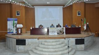 الملتقى الدولي تحت عنوان: " نقد الاستشراق وتحولات ما بعد الحداثة: بين المرتكزات الأنوية والمرجعيات الغيرية" 63 forum international organise par la faculte des lettres et des langues les 15 1 et 17 avril 202485