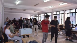 Présentation des projets de fin de cycle PFC Licence (3ème année) 2024 8 Presentation des projets de fin de cycle PFC Licence 3eme annee 13 juin 202406