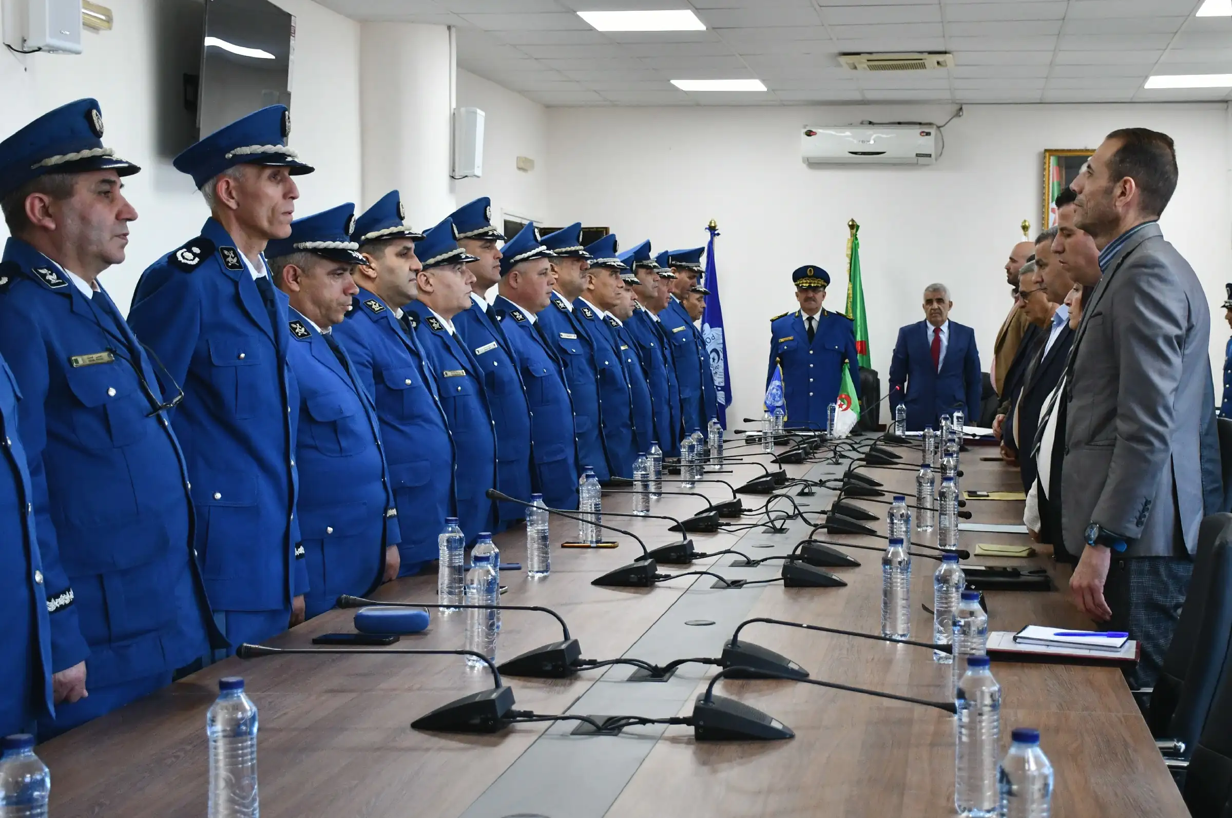 توقيع اتفاقية بين جامعة عبد الرحمان ميرة ببجاية ومديرية الأمن لولاية بجاية 2 Convention univ bejaia surete bejaia 25 03 26 21