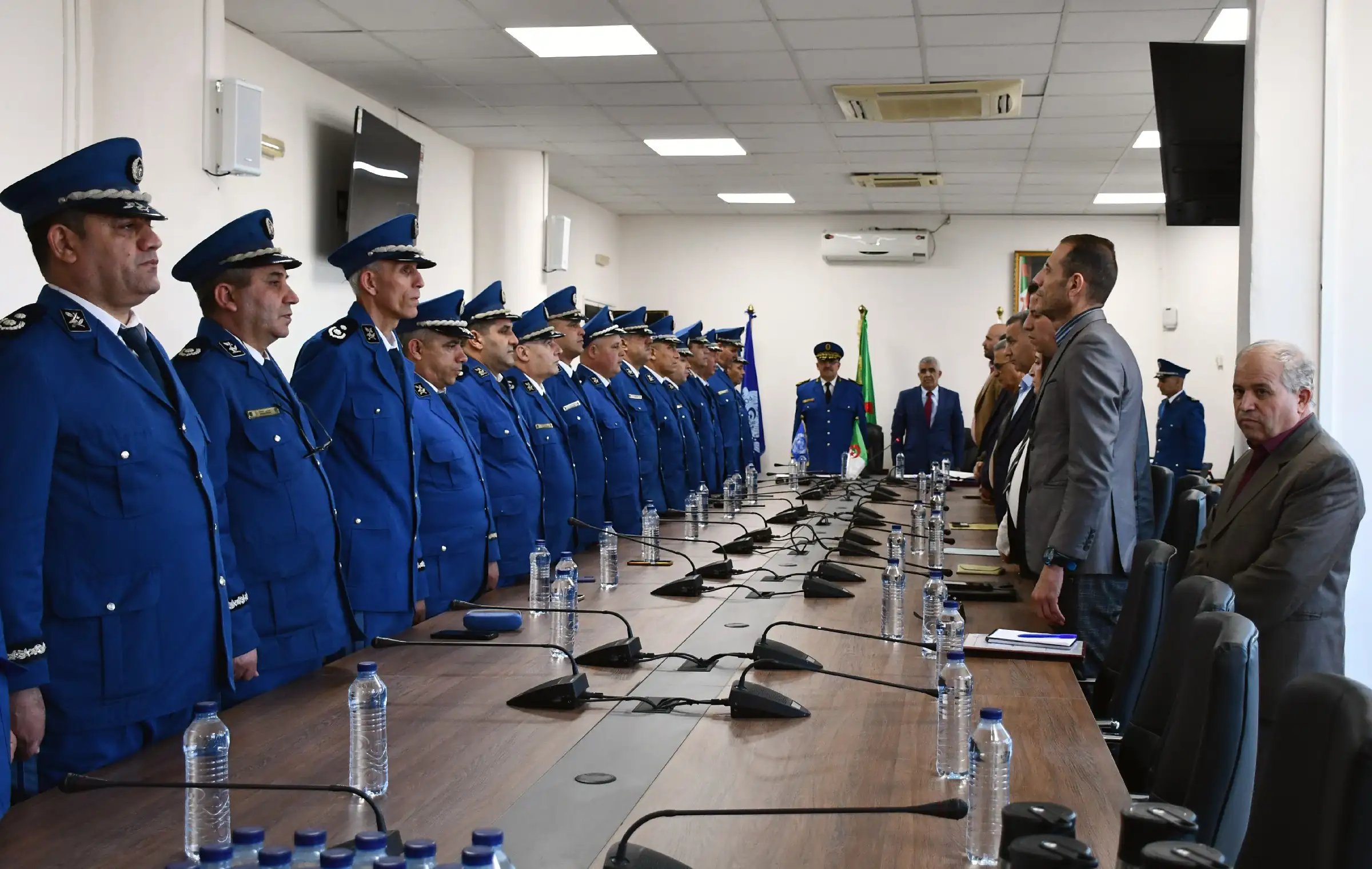 توقيع اتفاقية بين جامعة عبد الرحمان ميرة ببجاية ومديرية الأمن لولاية بجاية 8 Convention univ bejaia surete bejaia 25 03 26 22