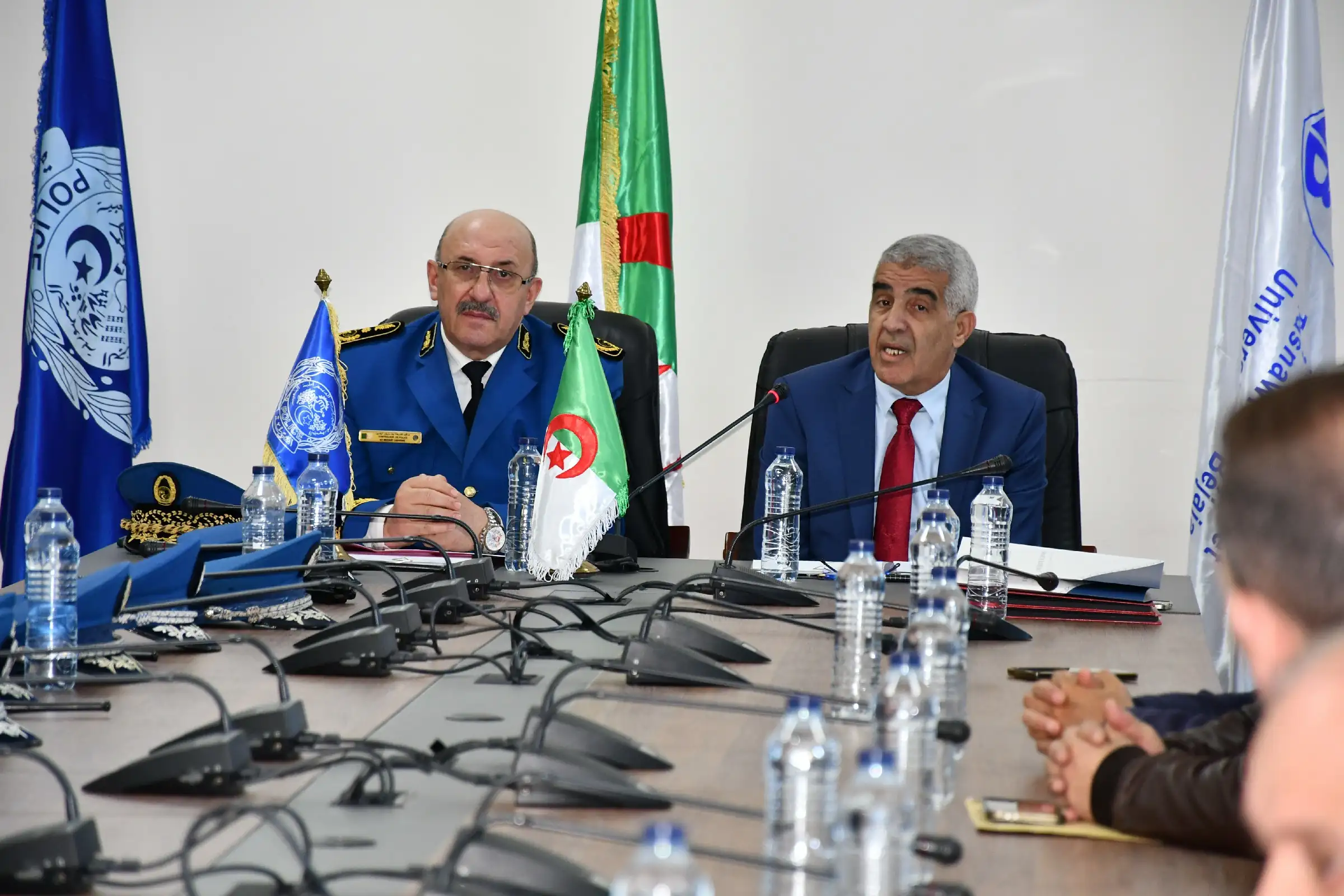 توقيع اتفاقية بين جامعة عبد الرحمان ميرة ببجاية ومديرية الأمن لولاية بجاية 32 Convention univ bejaia surete bejaia 25 03 26 31