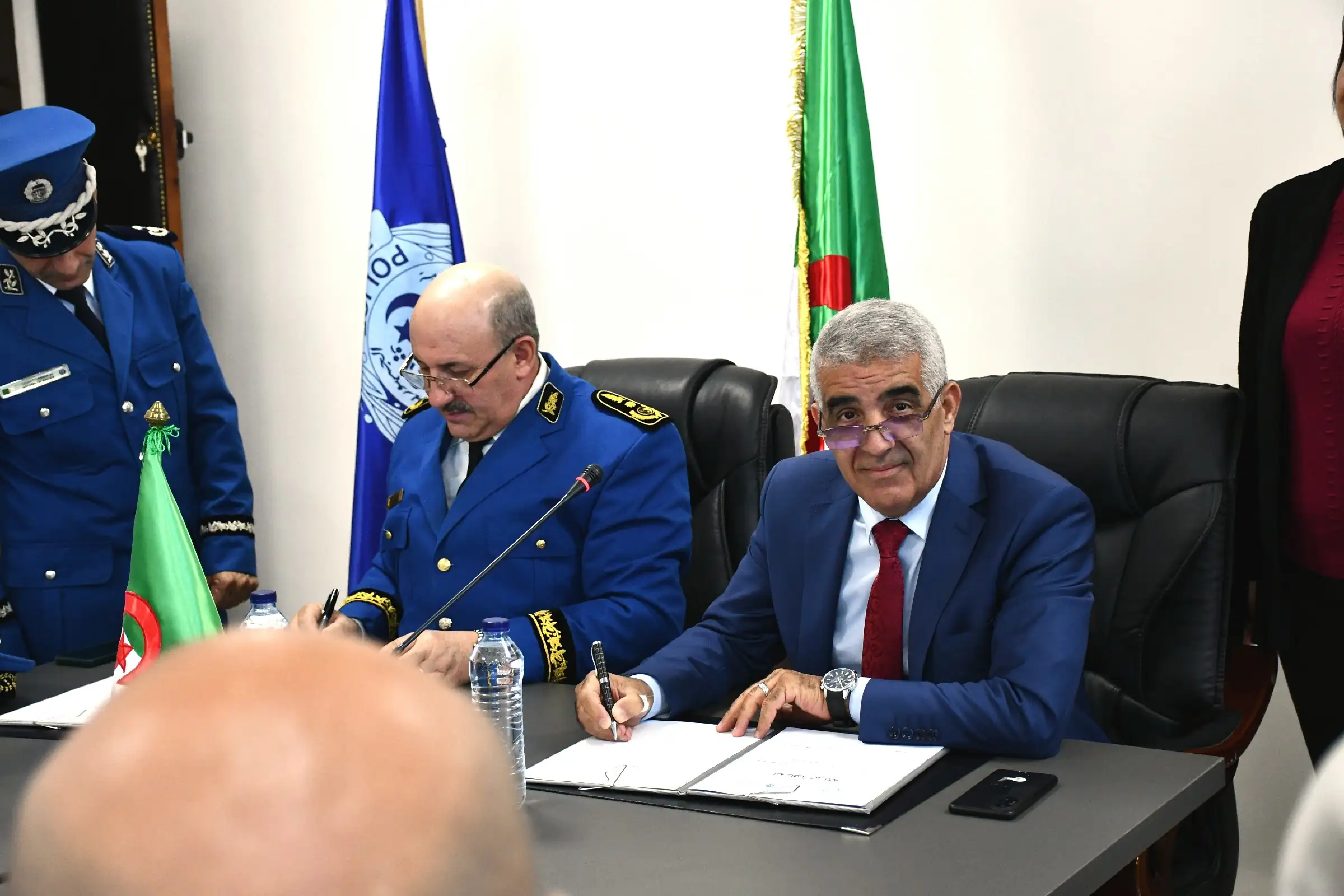 توقيع اتفاقية بين جامعة عبد الرحمان ميرة ببجاية ومديرية الأمن لولاية بجاية 37 Convention univ bejaia surete bejaia 25 03 26 37