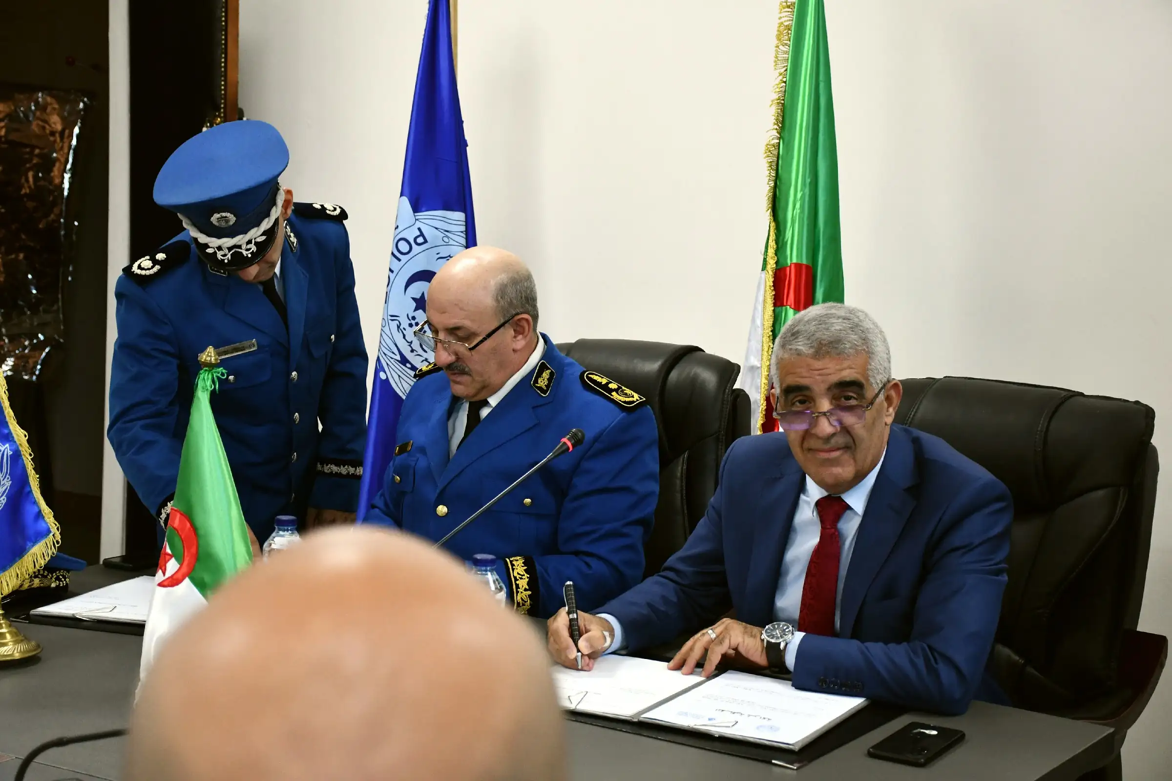 توقيع اتفاقية بين جامعة عبد الرحمان ميرة ببجاية ومديرية الأمن لولاية بجاية 38 Convention univ bejaia surete bejaia 25 03 26 38