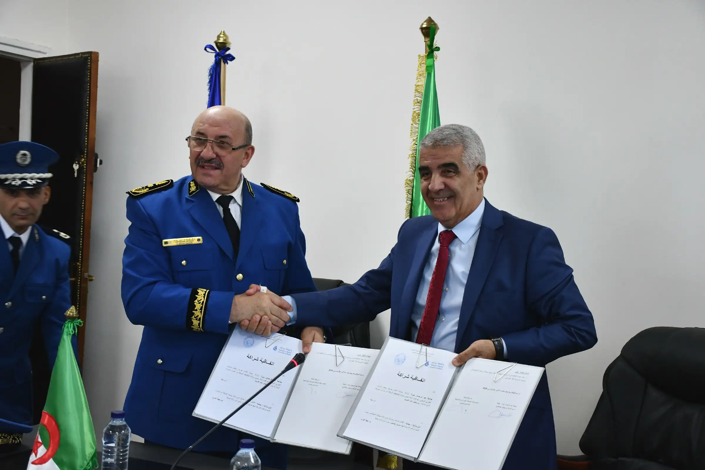 توقيع اتفاقية بين جامعة عبد الرحمان ميرة ببجاية ومديرية الأمن لولاية بجاية 39 Convention univ bejaia surete bejaia 25 03 26 39